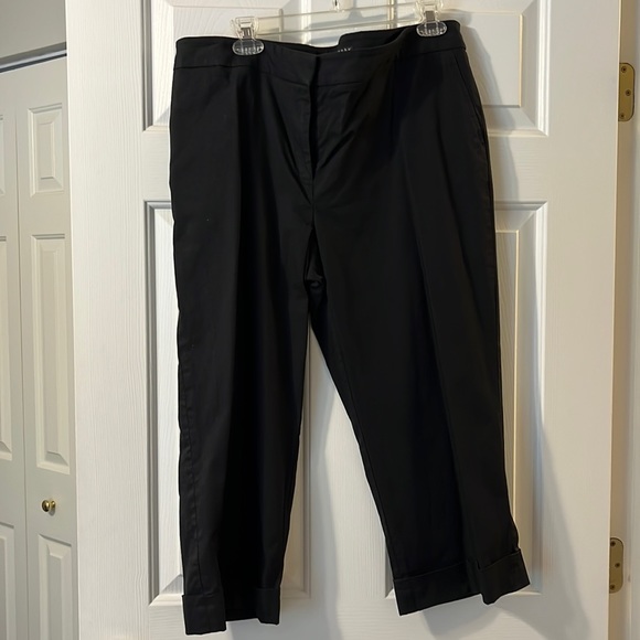 Women’s Apostrophe stretch capris with cuffed hem - Picture 1 of 3
